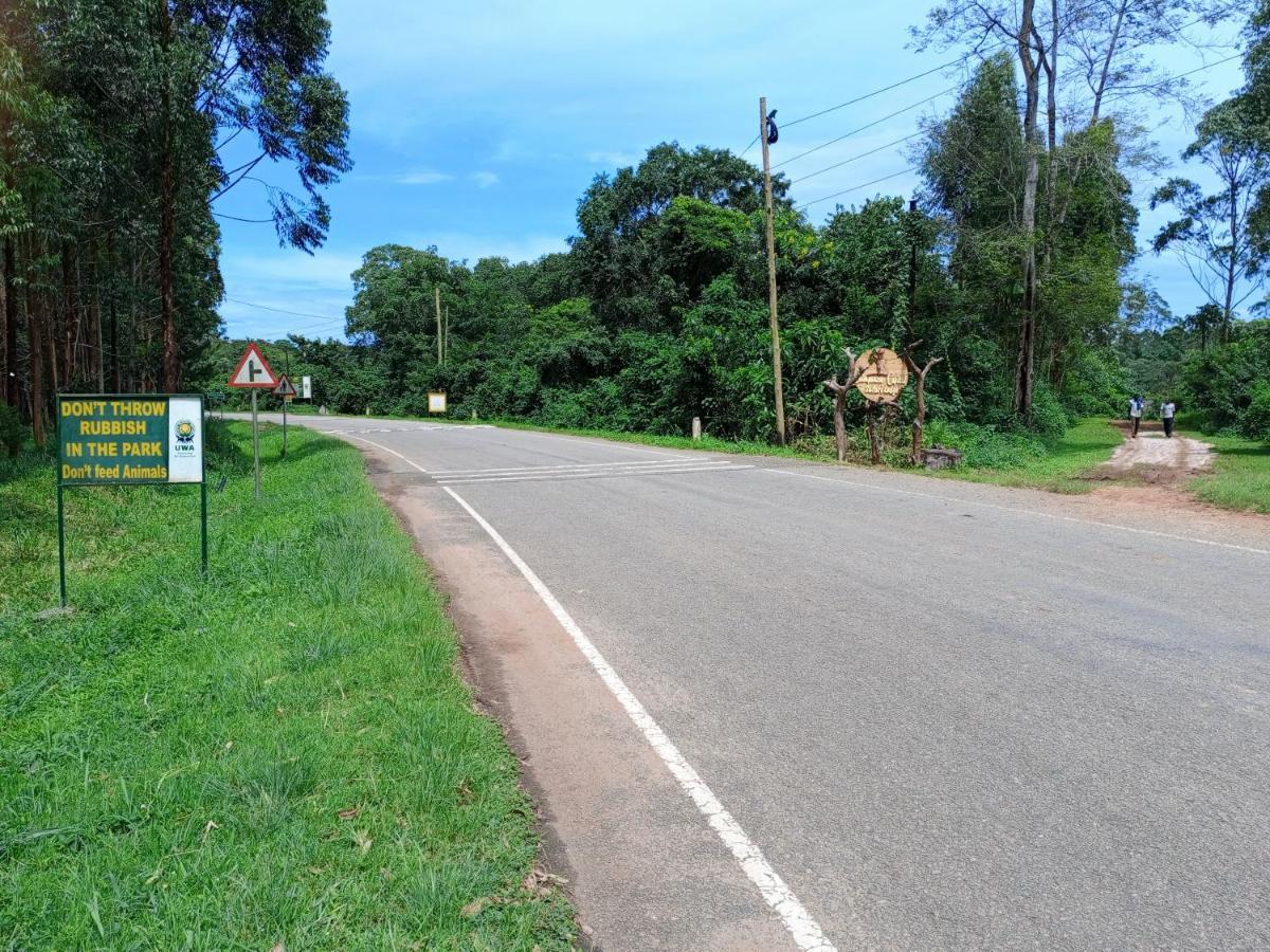 Chimpanzee Capital Safari Lodge Bigodi Luaran gambar