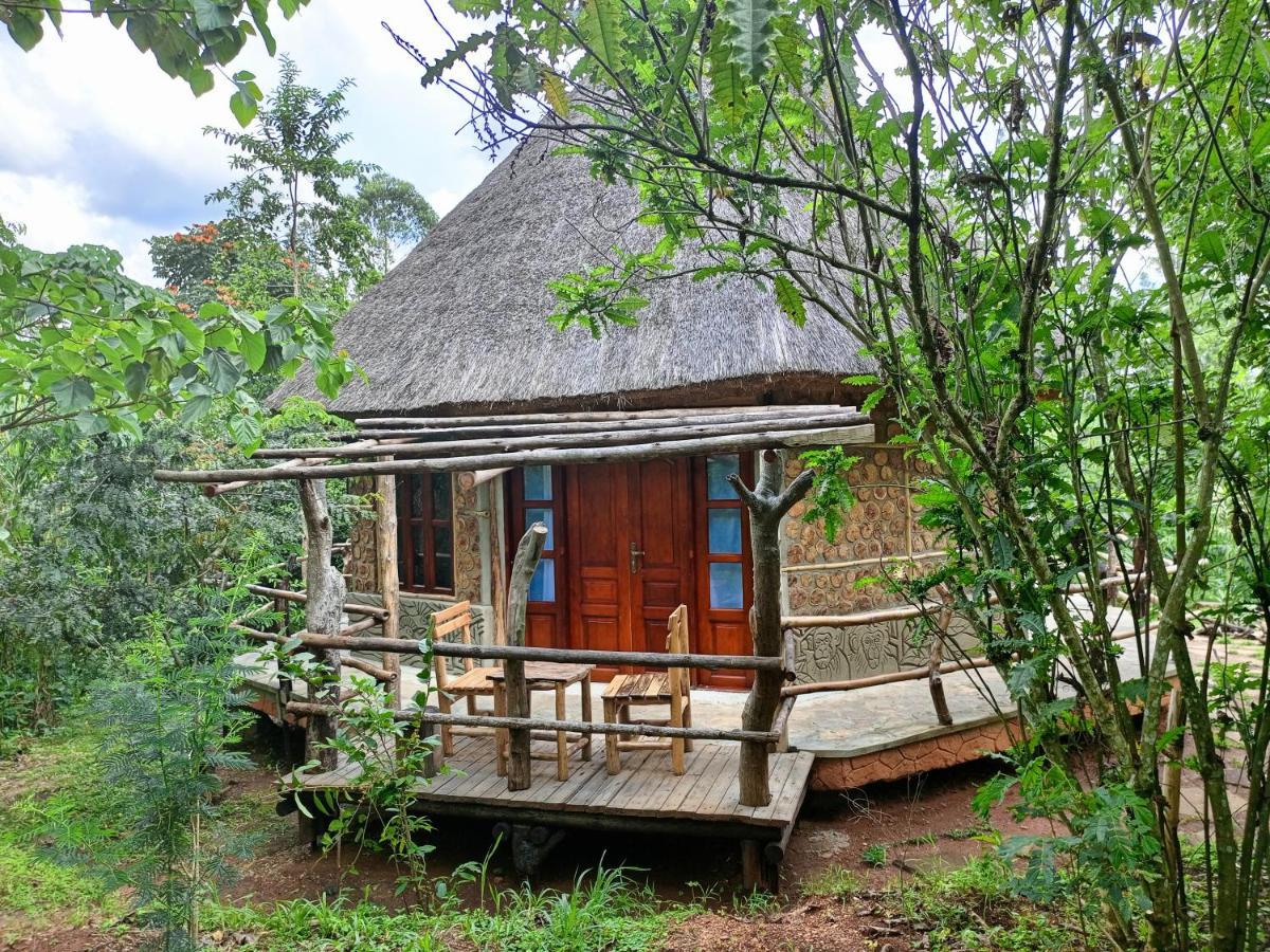 Chimpanzee Capital Safari Lodge Bigodi Luaran gambar